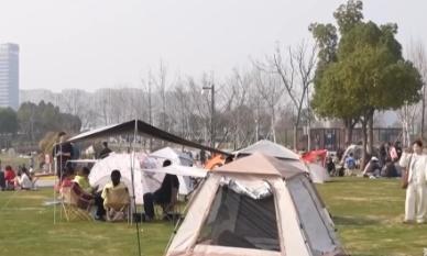 春日踏青帶動戶外用品熱銷！輕便帳篷、充氣沙發(fā)、鈦金屬茶杯受青睞