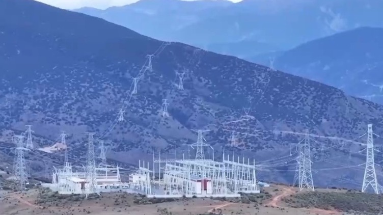 金沙江上游巴塘水電站首臺機(jī)組并網(wǎng)發(fā)電