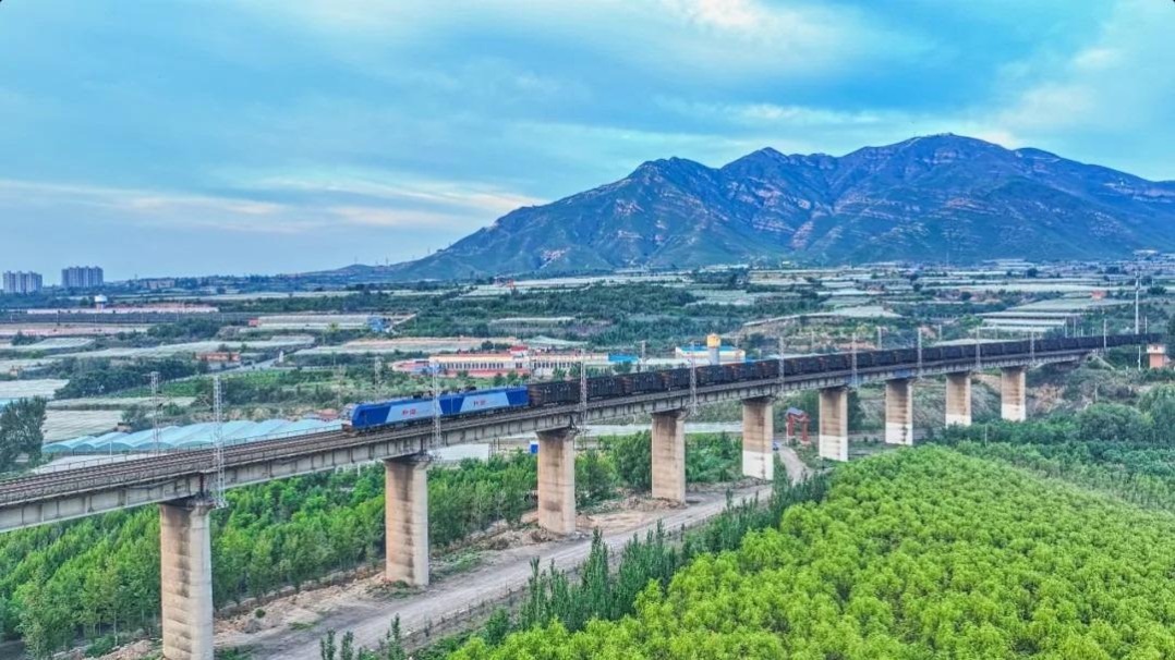 上半年國(guó)家鐵路發(fā)送貨物19.8億噸，同比增長(zhǎng)3.0%