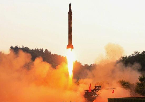 日本說朝鮮發(fā)射一枚導彈從北海道上空飛過