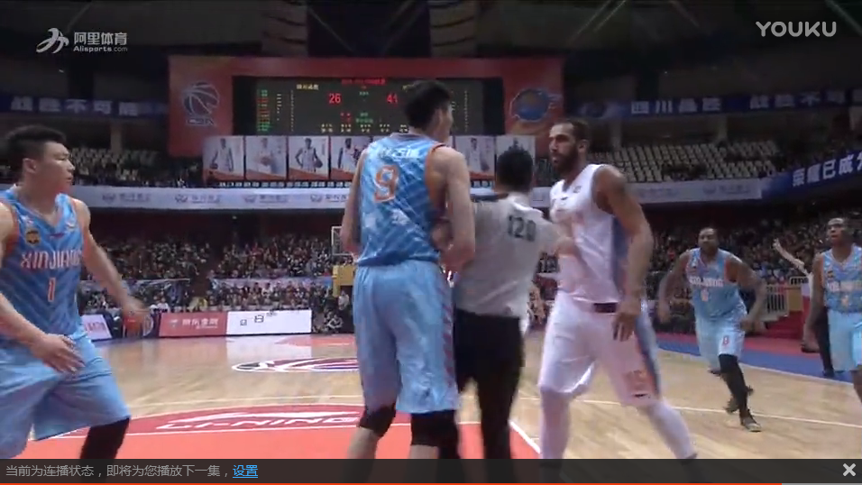 CBA-鎖喉揮拳太火爆！周琦遭鎖喉憤怒揮拳 與哈達迪爆激...