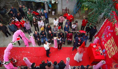 人民日報論政：法律不缺席，鬧婚不鬧心