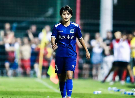 王霜斬獲回歸首球 拒冷門助球隊逆轉(zhuǎn)勝利送球迷