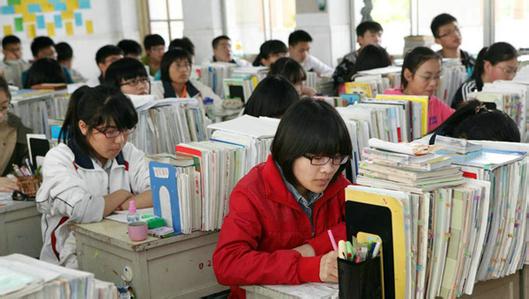 “給學(xué)生減負(fù)”為何牽動(dòng)人心